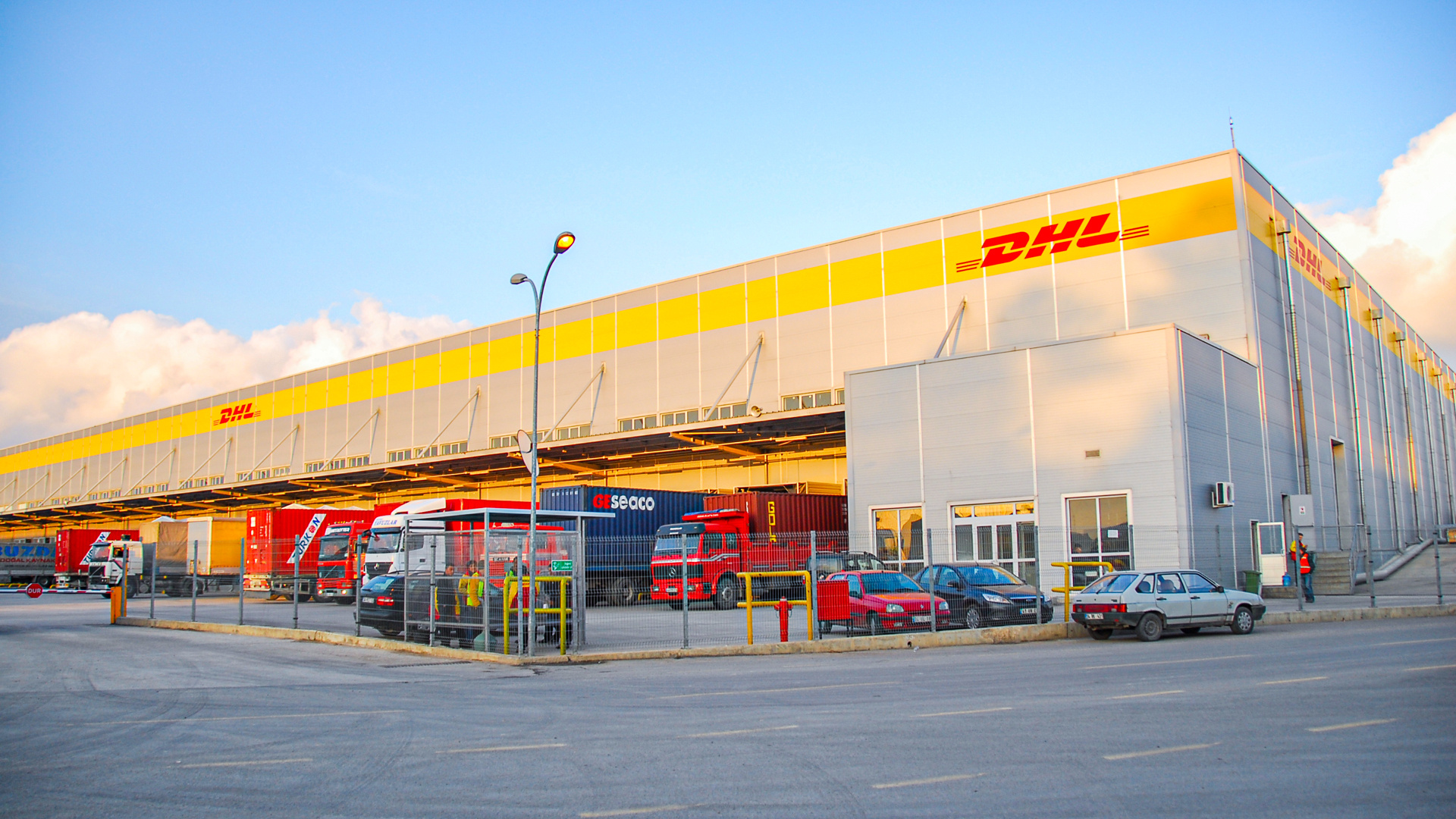 DHL