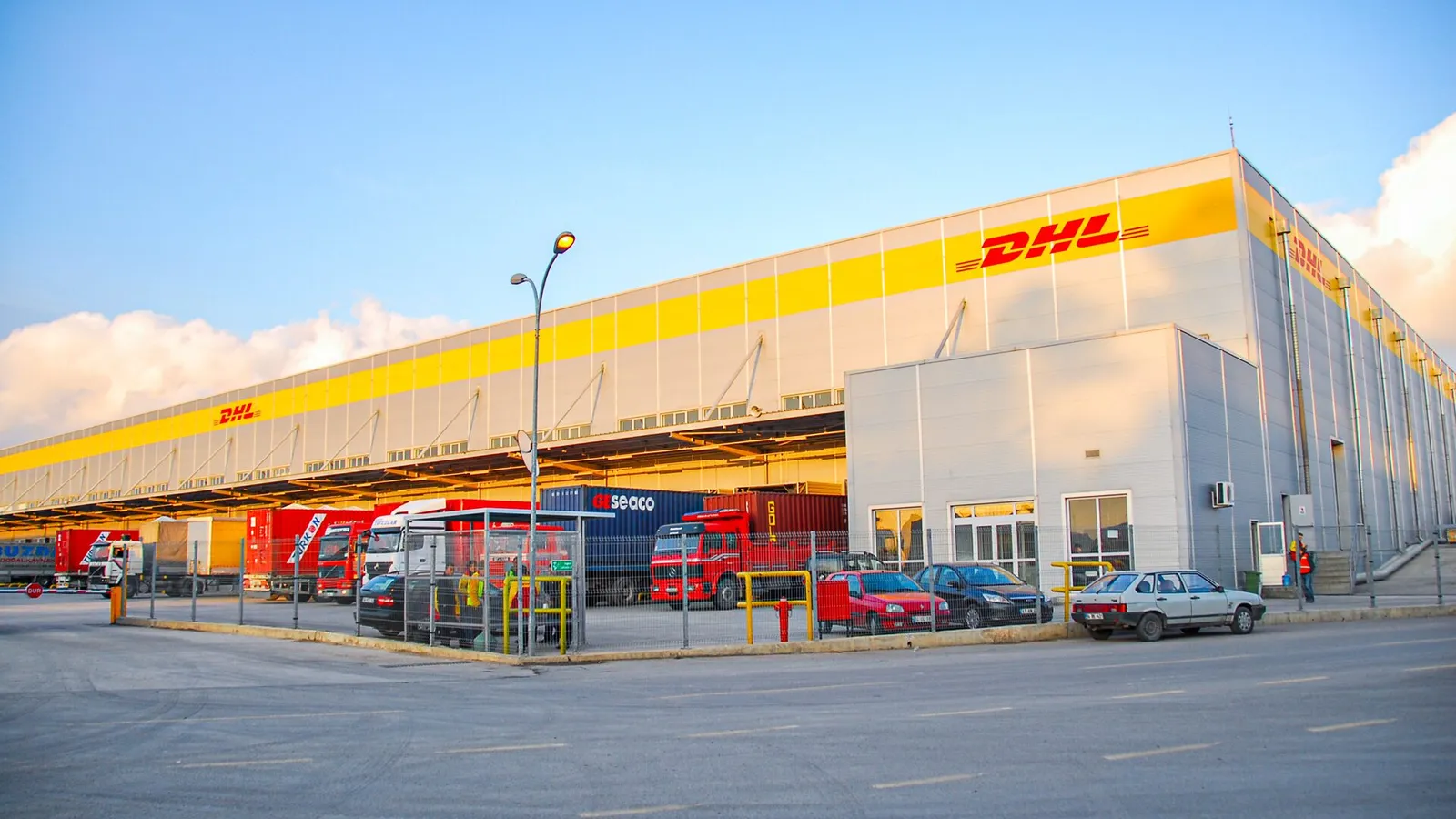 DHL